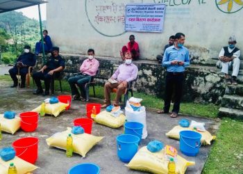 सुदुर पश्चिमेली नेपाली समाजद्धारा दार्चुलाका ५० घरपरिवारलाई  राहात वितरण