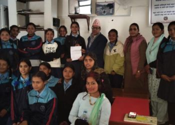 अछामका किशोरीले बुझाए सरकारलाई ध्यानआकर्षण पत्र