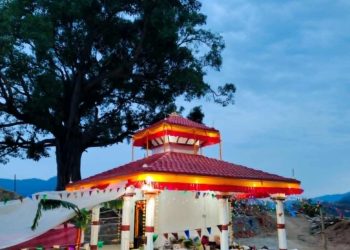डाडिगडेका युवाहरूको ३२ लाख को लगानीमा मन्दिर निर्माण : मूर्ति स्थापना सहित पूजाआजा सम्पन्न।
